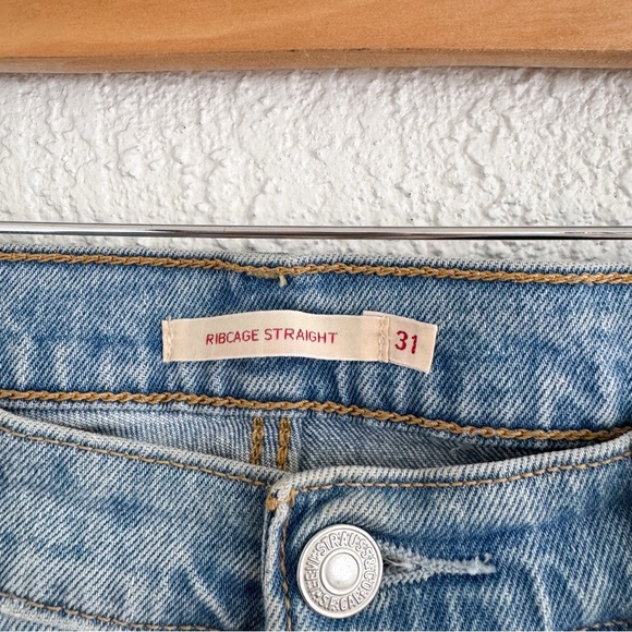 Levi's Ribcage Straight Leg Jeans Light Wash - Picture 8 of 10